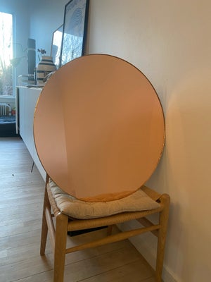 Vægspejl, b: 60 h: 60, Fint rundt spejl med guldramme til at hænge på væggen