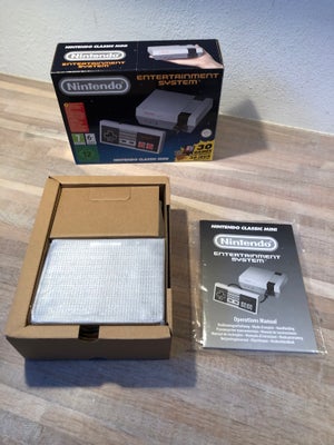 Nintendo NES, Nintento Classic Mini, Kun 1199 kr.

Prisen er fast, og konsollen pynter fint i samlin