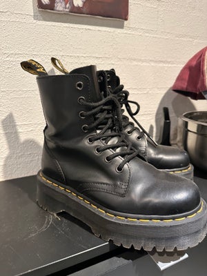 Støvler, str. 37, Dr. Martens, Dr. Martens Jadon i str. 37 sælges, i super fint stand dog med lille 