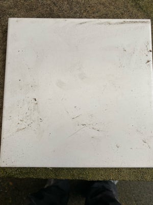 Indendørs klinker, b: 20 l: 20,  Ca 350 stk, Alm hvide retro fliser sælges 20*20 har omkring de 350 
