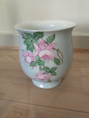 Porcelæn, Vase , urtepotteskjuler..fra Hutchenreuther, Med Fuchsia motiv. Kan sendes. 