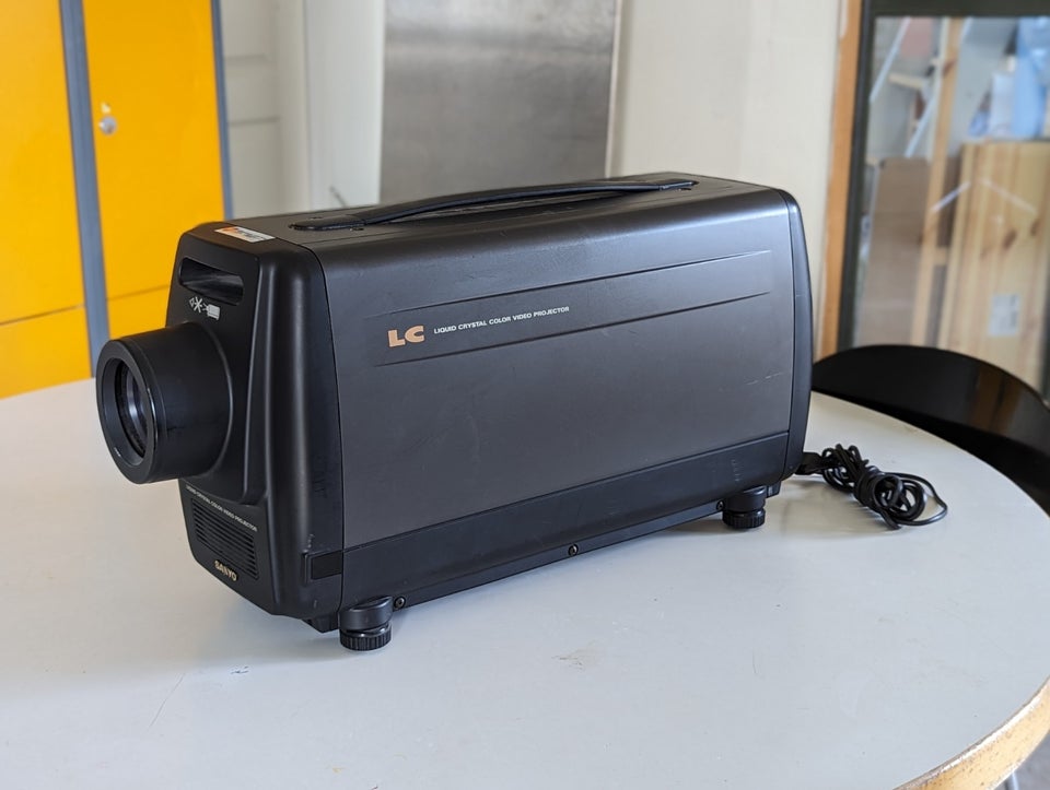 Projektor, Sanyo, PLC-100P