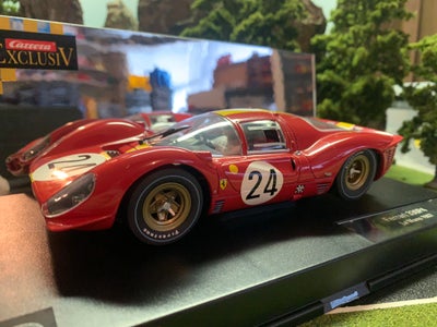 Racerbane, Carrera Solgt. Ferrari 330P4 Le Mans 1967, skala 1:24, Solgt. Bilen står i original box, 