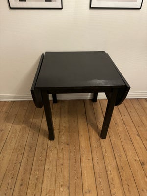 Spisebord, Træ, b: 72 l: 138, Fint lille bord med plader der kan klappes ud.
Bordet kan være hhv. 69