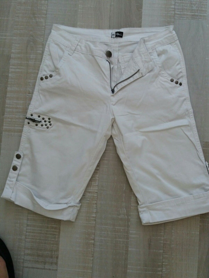 Shorts, Ofelia, str. 38