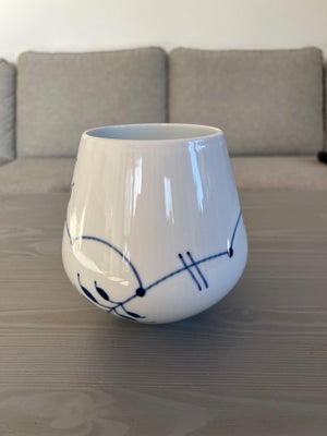 Vase, Vase, Royal Copenhagen, Som ny, Mega Riflet Blå.
Nypris: 1.149kr