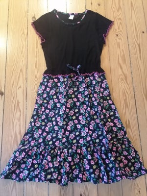 Sommerkjole, Vintage, str. M, Skøn vintage 70er kjole med dejlig blød jersey-overdel og flot blomstr