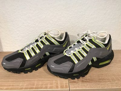 Sneakers, str. 38,5, Nike NDSTRKT Air Max 95. CZ3591-002. Str. 38,5
Neon yellow / black / medium gre