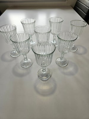 Glas, Vinglas, Flotte vinglas med slibning og speciel fod
Sælges samlet 
100kr