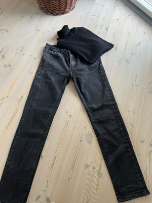 Jeans, Minimum, str. 29, Sort, Bomuld , Næsten som ny, Sorte jeans og tynd uld strik fra Minimum i r