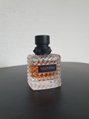 Eau de parfum, Parfume, Valentino, Brugt lidt af, som vist på billedet.
Edp.
50ml flaske.
Købt i mat