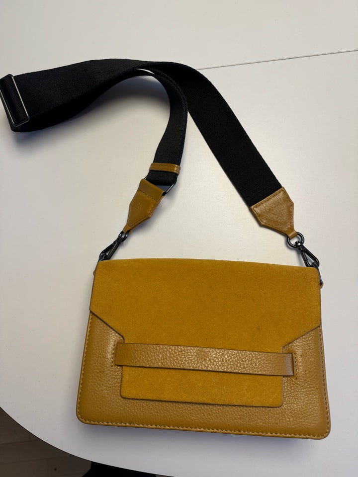 Crossbody, Markberg