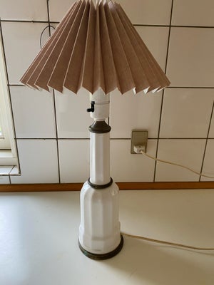 Lampe, Søholm, Heiberg lampen fra Søholm. 26, 5 cm høj. 