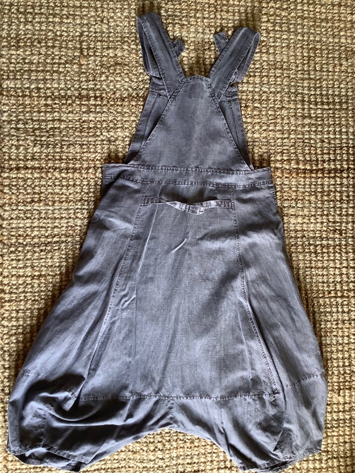 Overalls, Lurdes Bergada, str. 30