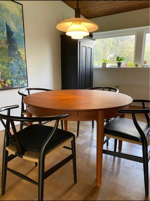Spisebord, Teak, Wegner, Super lækkert og sjældens rundt teaktræsbord fra Wegner. Der medfølger 1. T