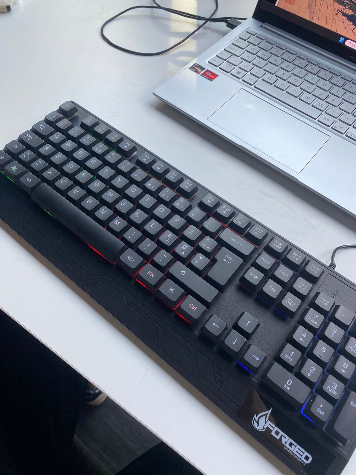 Tastatur, Perfect condition, Forged