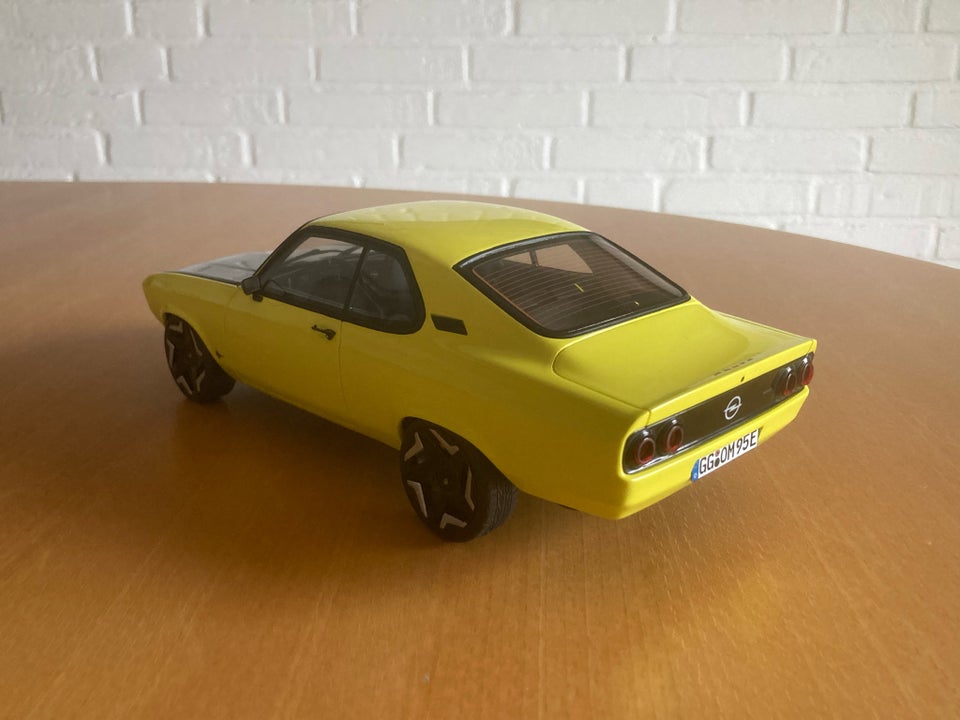 Modelbil, Opel Manta, skala 1:18