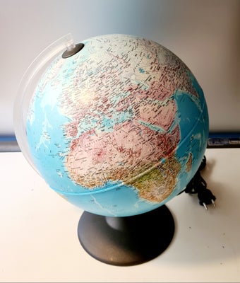 Globus, Stor flot Globus med Lys og afbryder på ledningen