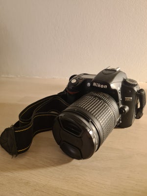 Nikon D80, spejlrefleks, 10.2 megapixels, God, Nikon D80 med objektiv AF-S DX 18-135mm f3.5-5.6G.
Ka