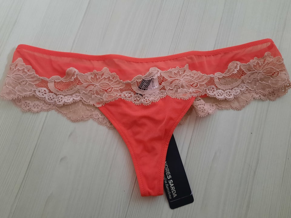 Trusser, Andres sarda, str. 42