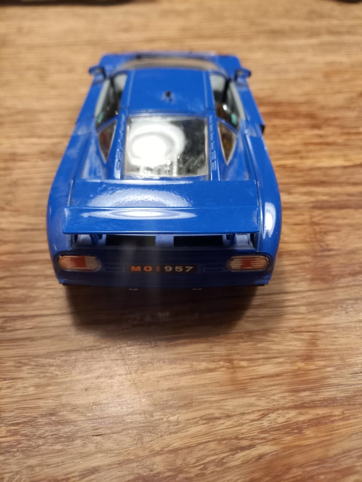 Modelbil, Burago Buggati 11gb, skala 1/24