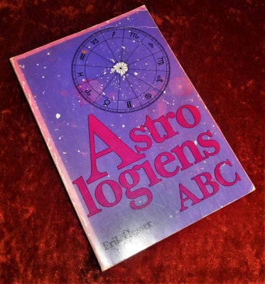 Astrologiens ABC, Erik Hesser, emne: astrologi, 

Astrologisk grundbog, der beskriver astrologien so