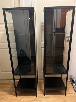 Vitrineskab, Ikea, b: 42 d: 37 h: 155, 2 sorte Ikea RUDSTA Vitrineskabe

Køb begge for 599 kr.
Pr. s