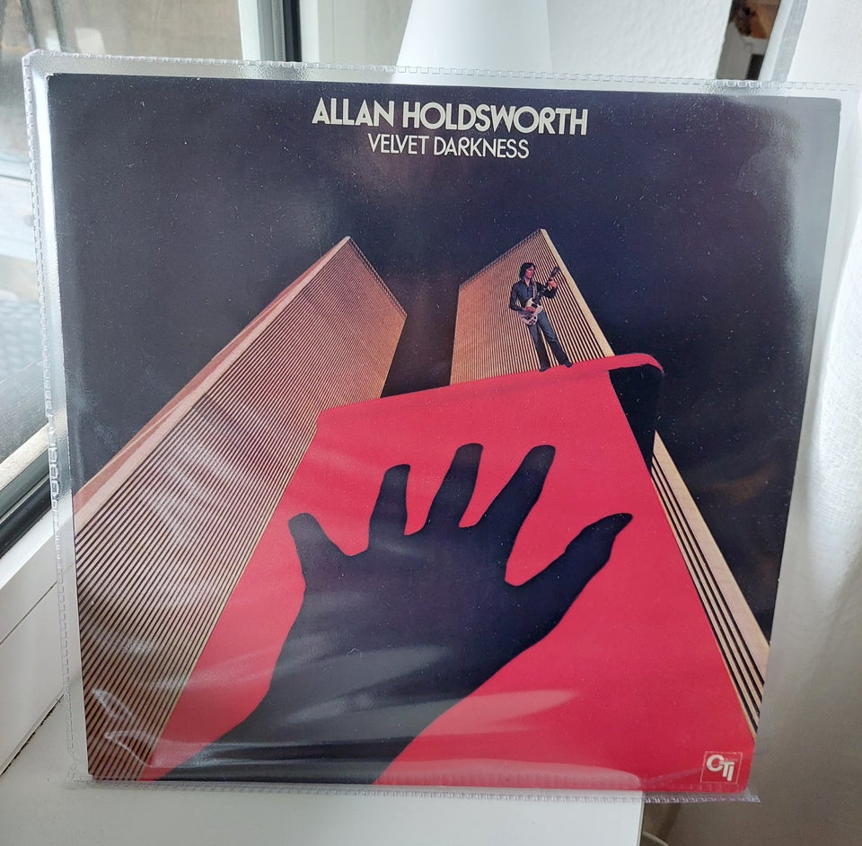 LP, Allan Holdsworth, Velvet Darkness