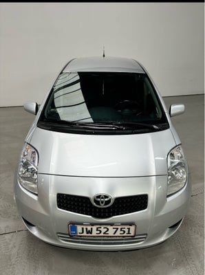 Toyota Yaris, 1,3 Blue, Benzin, 2006, træk, nysynet, klimaanlæg, ABS, 5-dørs, ? Nyt kobling, skiftet