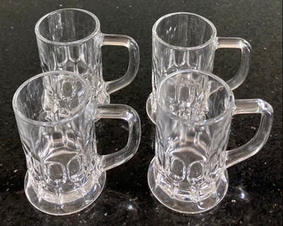 Glas, Mini ølkrus, Mini ølkrus i glas.
H: 6,5 cm.
4 stk. sælges samlet for 20 kroner.