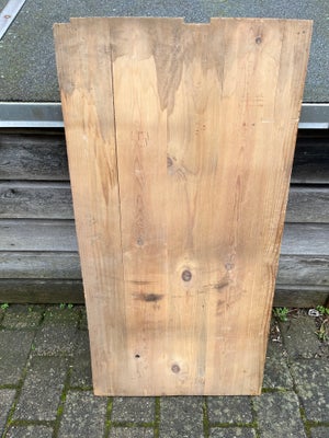 Planker, Fyrretræ, Gammel bred skabs side. 49,5 x 97 cm. 22 mm tyk. 
Til lille bord eller hylder. 