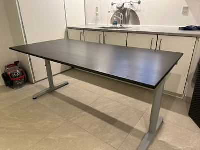 Skrive-/computerbord, IKEA GALANT 18222, b: 160 d: 80, Hej DBA, sælger mit gamle computer skrivebord