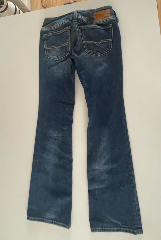 Jeans, Diesel, str. 27