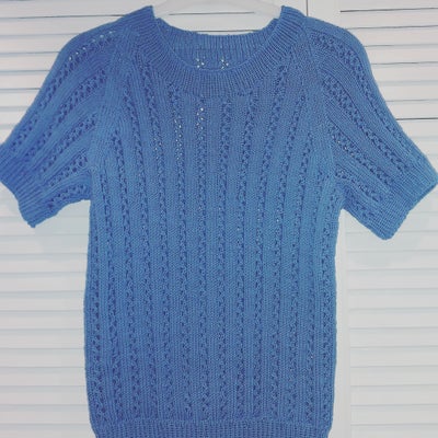 Bluse, Hjemmestrikket, str. 36, Jeans blå, Bomuld, Ubrugt, Sommerbluse med hulmønster.
Model: T-skjo