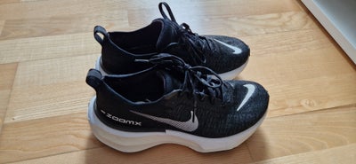 Sneakers, str. 37,5, Nike,  Black,  Næsten som ny, Nike Invincible 3
Size: 37.5

Bought on Nike for 