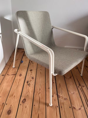 Anden arkitekt, Stol, Grå stol, med grønne nuancer 
H:69cm
D:62
L:64