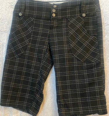 Shorts, Vero moda , str. 36 ,  Sort/stribet ,  Polyester, viskose, elasthan ,  Næsten som ny, Pæne k