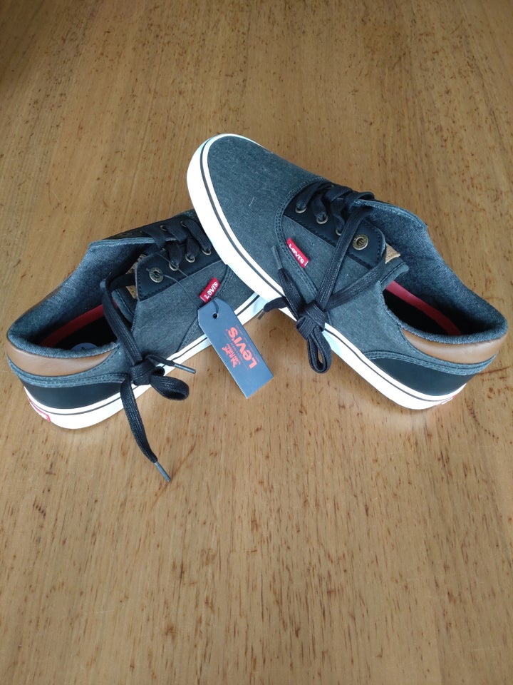 Sneakers, Levi's, str. 42