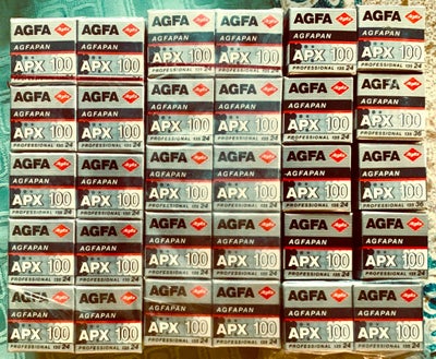 Agfa, 30 stk.AGFA. APX 100  Sort Hvid  Film  udløbet 2001  opbevaret  i køl. Man skal bare regulere 