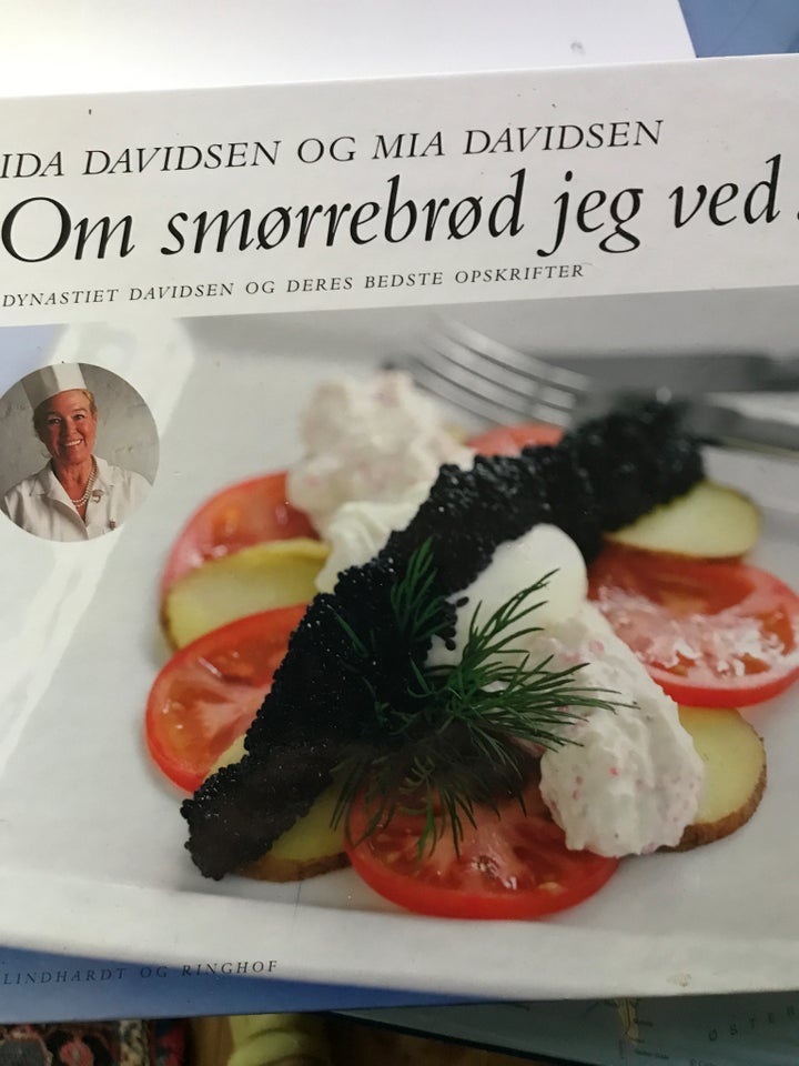 Om smørrebrød jeg ved, Ida og Mia Davidsen, emne: mad og vin