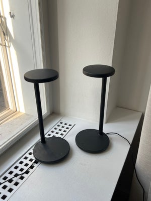 Standerlampe, FLOS, Oblique Qi x2 lamps 
New 5.100 dkk per piece  
Had them for a year
Minimal use
“
