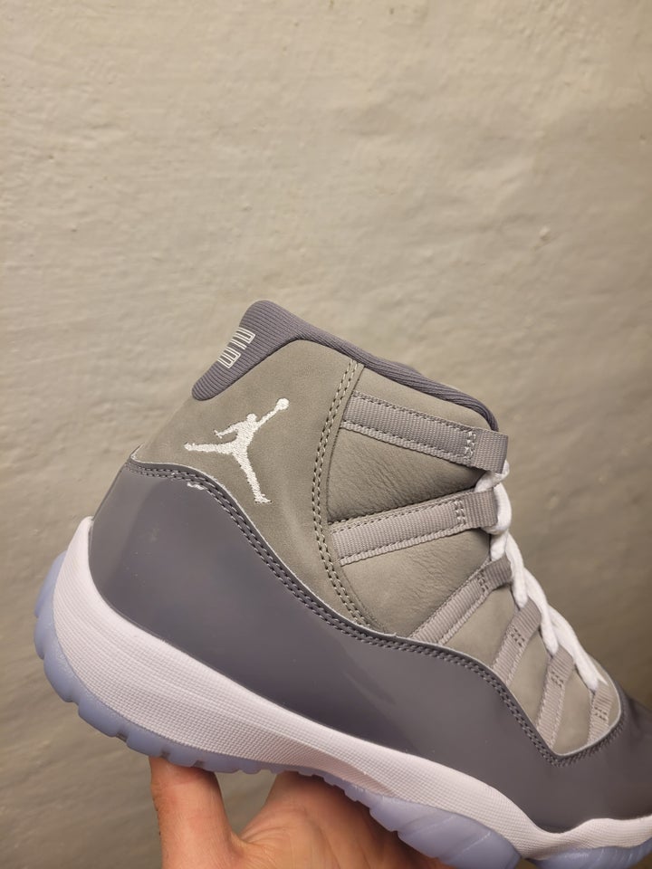 Sneakers, Jordan 11 Cool Grey, str. 42