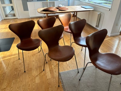 Arne Jacobsen, Fritz Hansen-syverstol, 6 stk syverstol, med cognac farvet læder, med fast ryg, der e