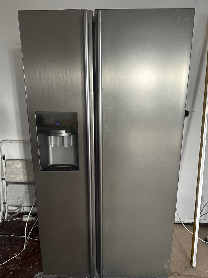 Amerikansk køleskab, Samsung RS7567THCSR, 361 liter