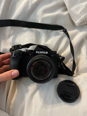 Fuji, X-s10, Helt nyt Fuji x-s10 kamera med 15-45 mm linse. Aldrig brugt. Kommer med kasse SD kort o