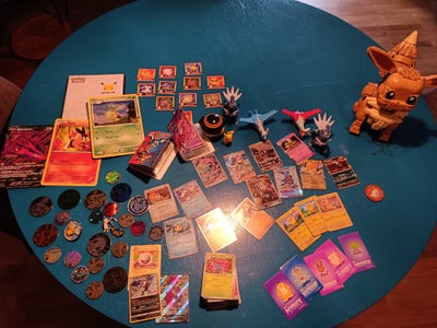 Samlekort, Pokémon, Kæmpe Pokémon pakke. Ca 200 kort fra nye og lidt ældre serier. Mange glimmerkort