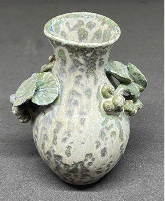 Keramik, Arne Bang vase, Rigtig flot Arne Bang vase sælges h 11 cm 


Evt bytte med ældre 20 cm kay 