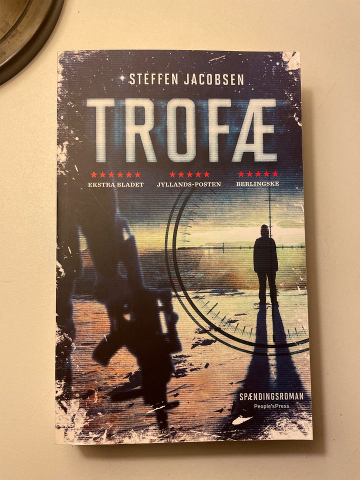 Trofæ, Steffen Jacobsen, genre: krimi og spænding