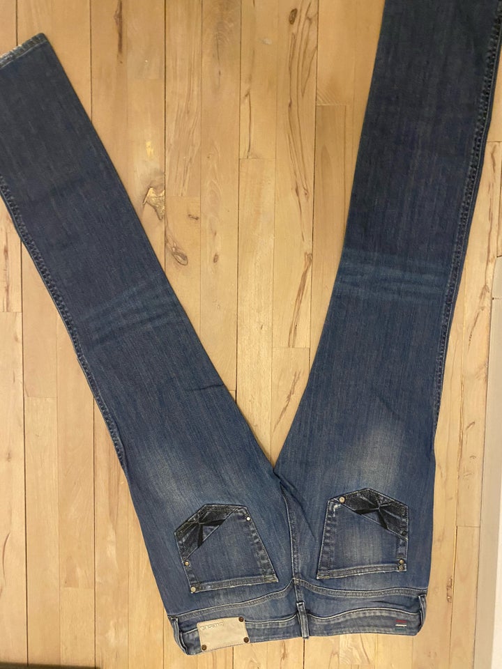 Jeans, Diesel, str. 29