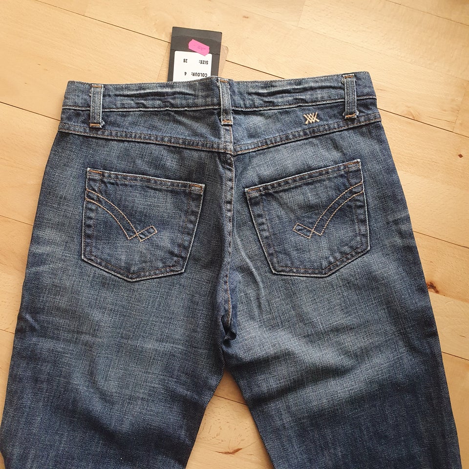 Jeans, Which, str. 28